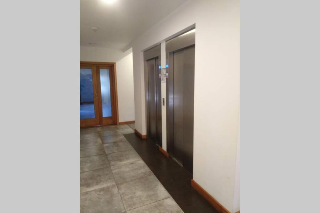 Comodo Departamento Centrico En Сан-Мартин-де-лос-Андес Экстерьер фото
